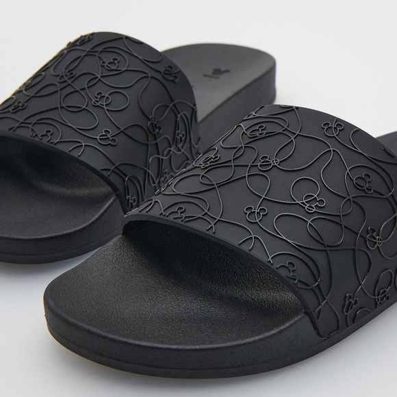 NWT Disney Mickey Mouse Slide Sandal Black Licensed - Picture 7 of 11